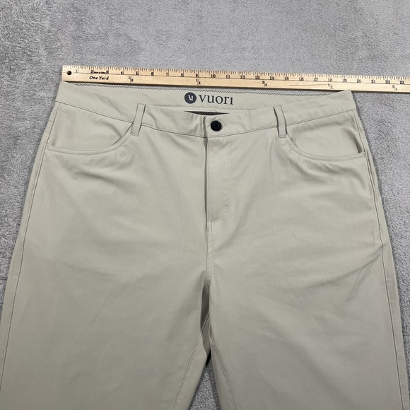 Vuori Meta Pants Mens 38x28 Beige Athletic Slim V430 Chino Stretch Golf - Picture 4 of 14